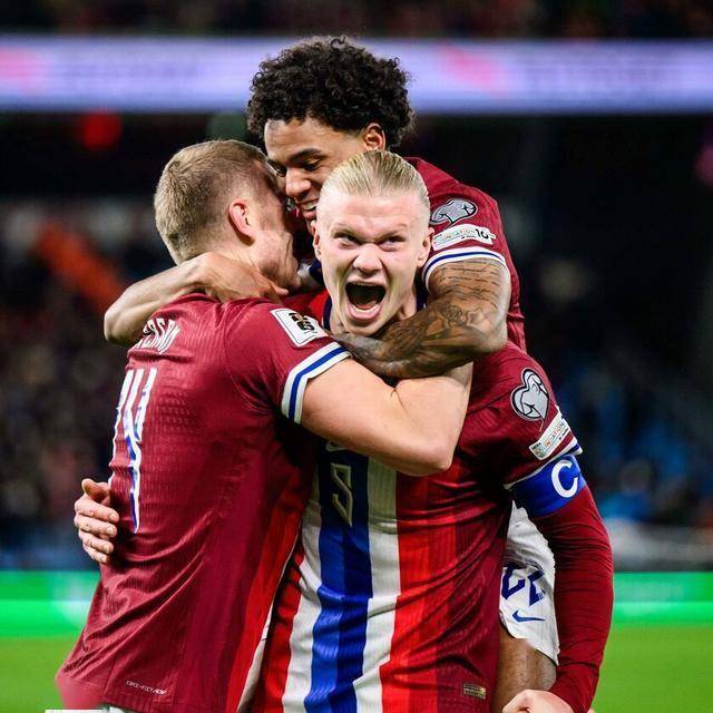 球迷：这球踢得跟动画一样