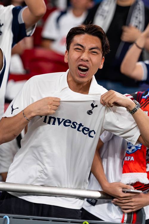 这庆祝动作太有梗了